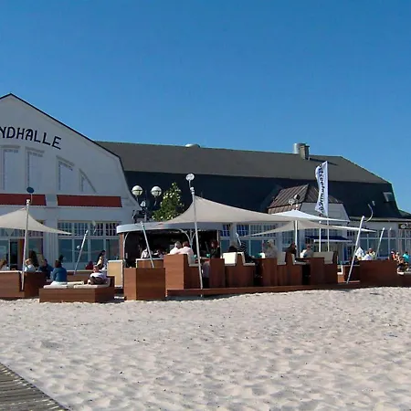 3 Person In בית נופש *